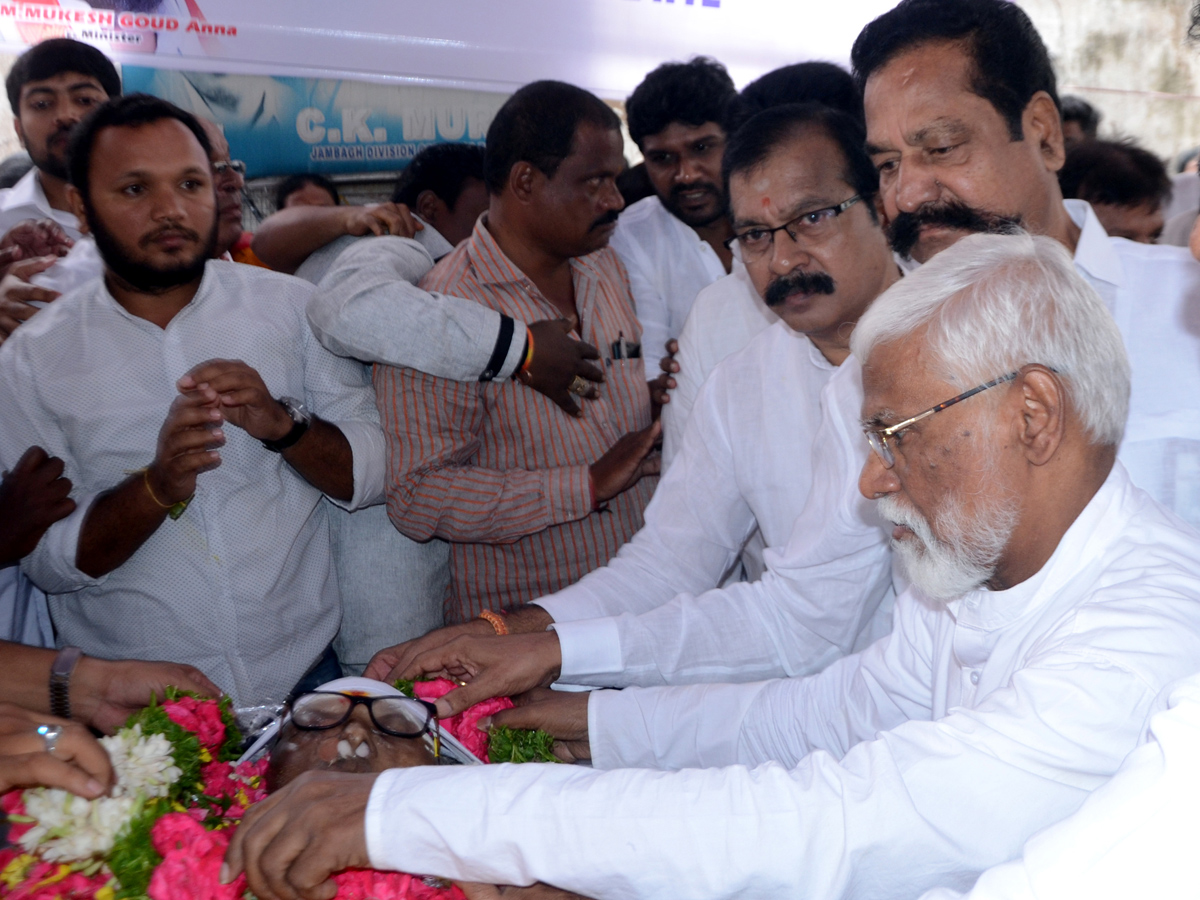 mukesh goud funeral Photo Gallery - Sakshi6