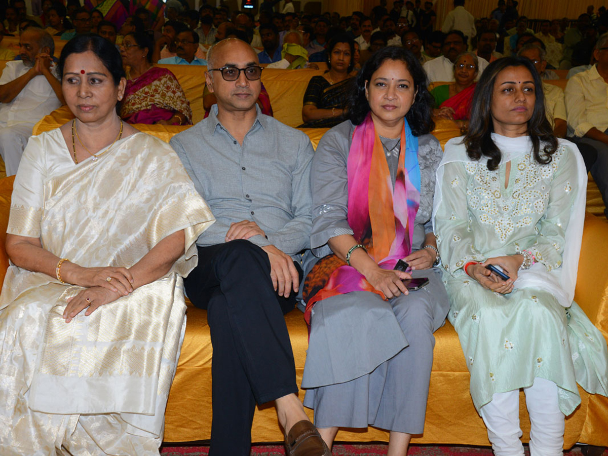 Vijaya Nirmala Gari Dasha Dina Karma In Sandhya Conventions Photo Gallery - Sakshi13