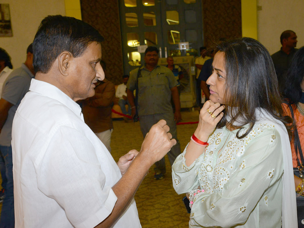 Vijaya Nirmala Gari Dasha Dina Karma In Sandhya Conventions Photo Gallery - Sakshi16