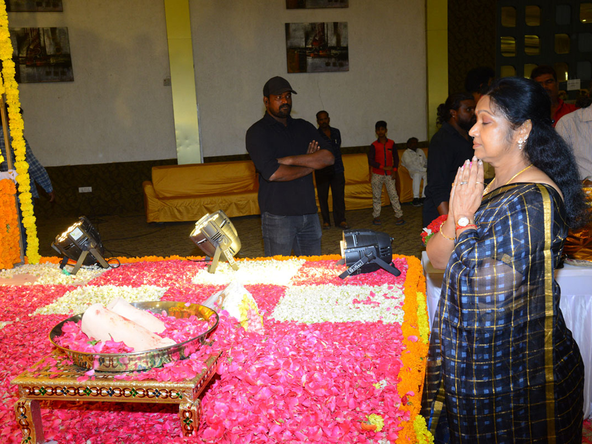 Vijaya Nirmala Gari Dasha Dina Karma In Sandhya Conventions Photo Gallery - Sakshi17