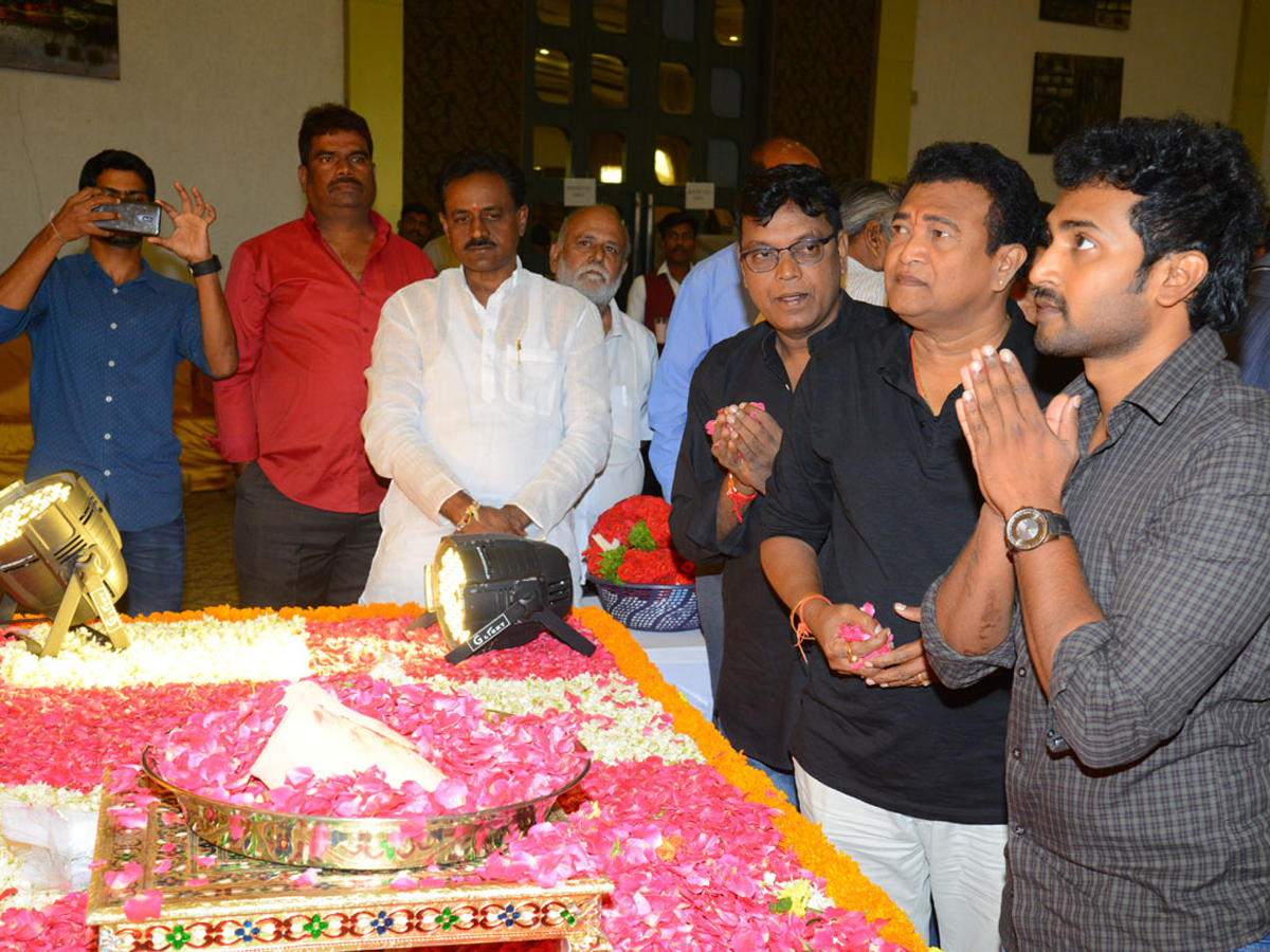 Vijaya Nirmala Gari Dasha Dina Karma In Sandhya Conventions Photo Gallery - Sakshi19