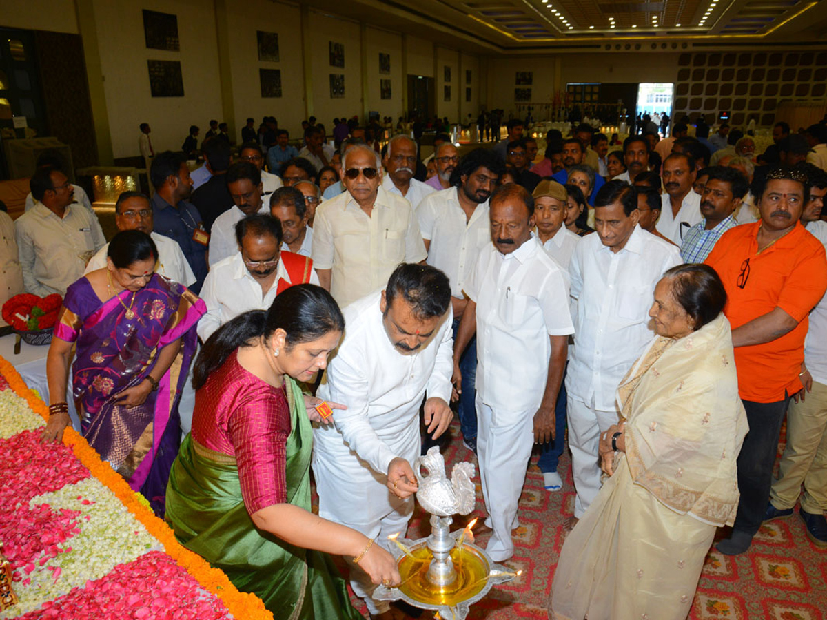Vijaya Nirmala Gari Dasha Dina Karma In Sandhya Conventions Photo Gallery - Sakshi24