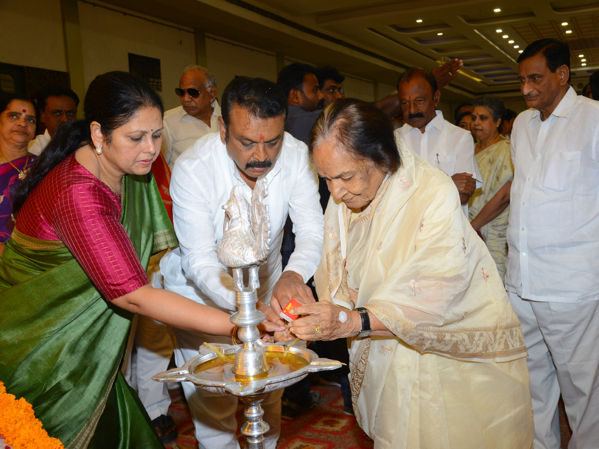 Vijaya Nirmala Gari Dasha Dina Karma In Sandhya Conventions Photo Gallery - Sakshi30