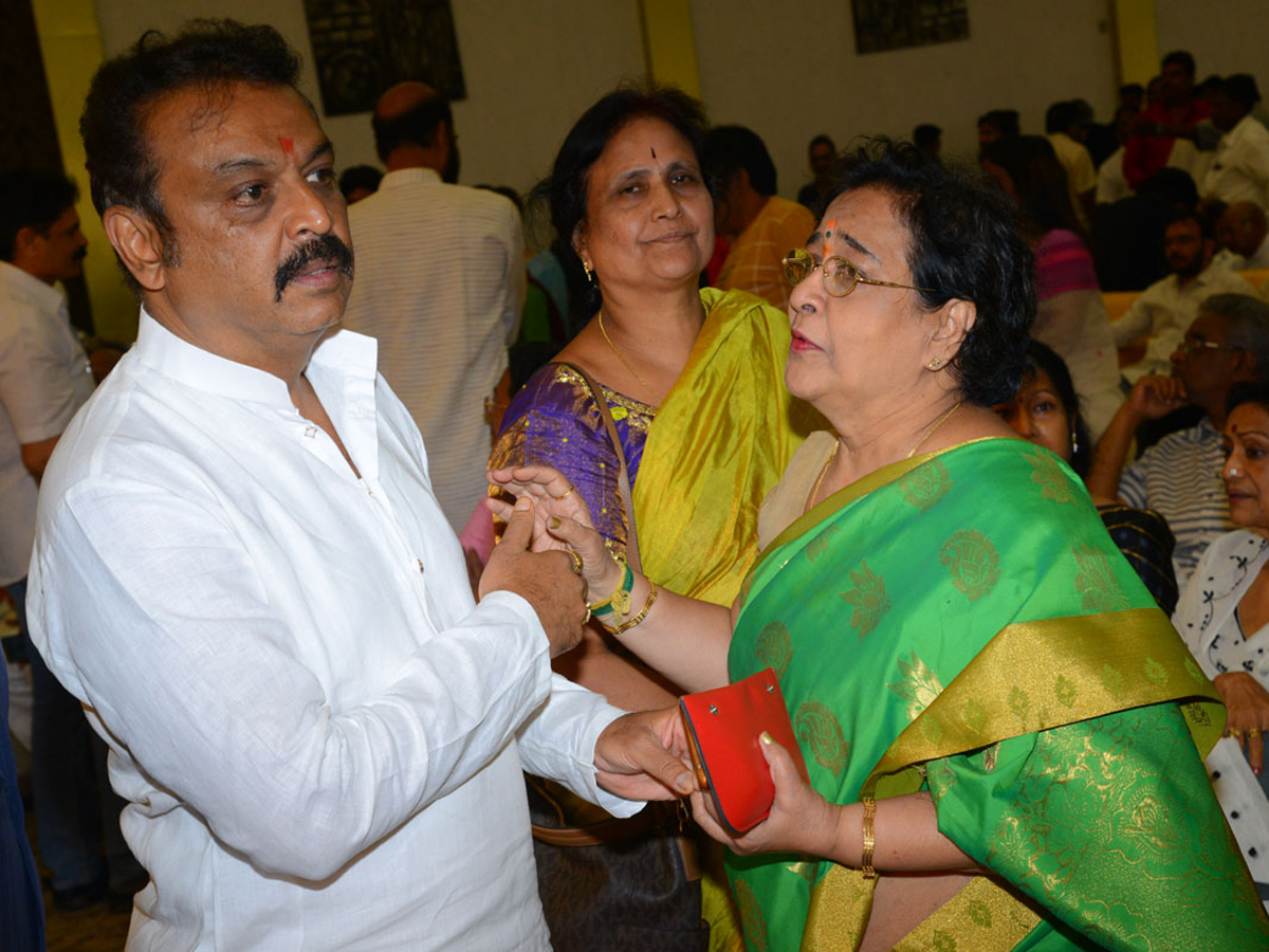 Vijaya Nirmala Gari Dasha Dina Karma In Sandhya Conventions Photo Gallery - Sakshi8