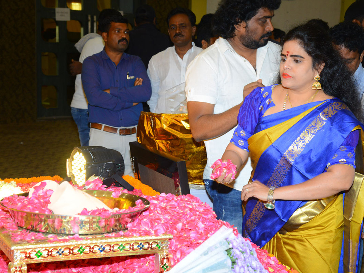 Vijaya Nirmala Gari Dasha Dina Karma In Sandhya Conventions Photo Gallery - Sakshi9