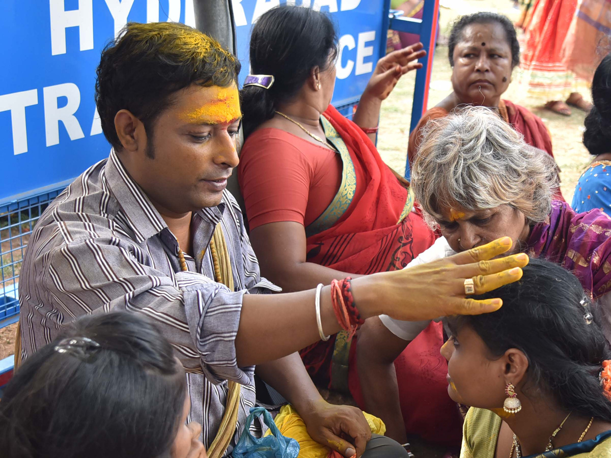 Bonalu festival kicks off at Golconda Fort Photo Gallery - Sakshi14
