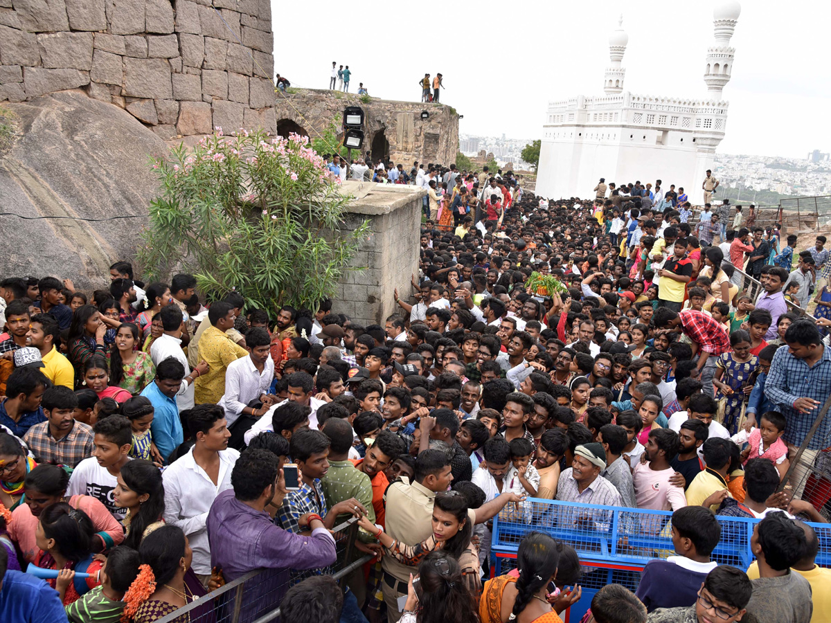 Bonalu festival kicks off at Golconda Fort Photo Gallery - Sakshi15