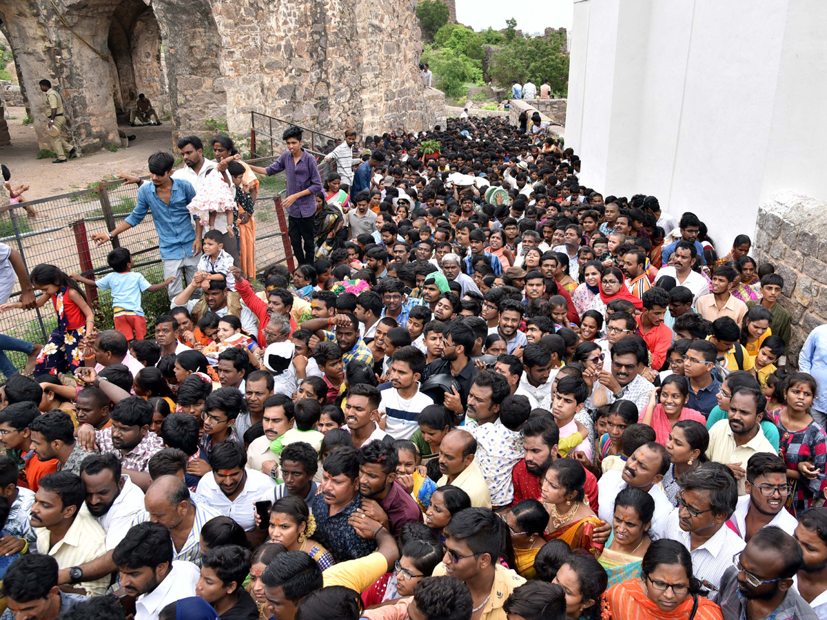 Bonalu festival kicks off at Golconda Fort Photo Gallery - Sakshi17