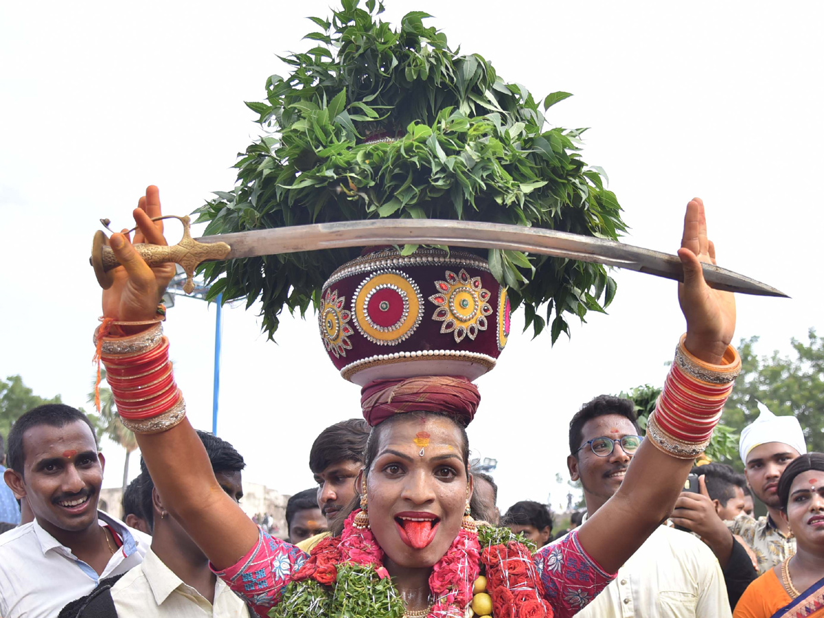 Bonalu festival kicks off at Golconda Fort Photo Gallery - Sakshi4