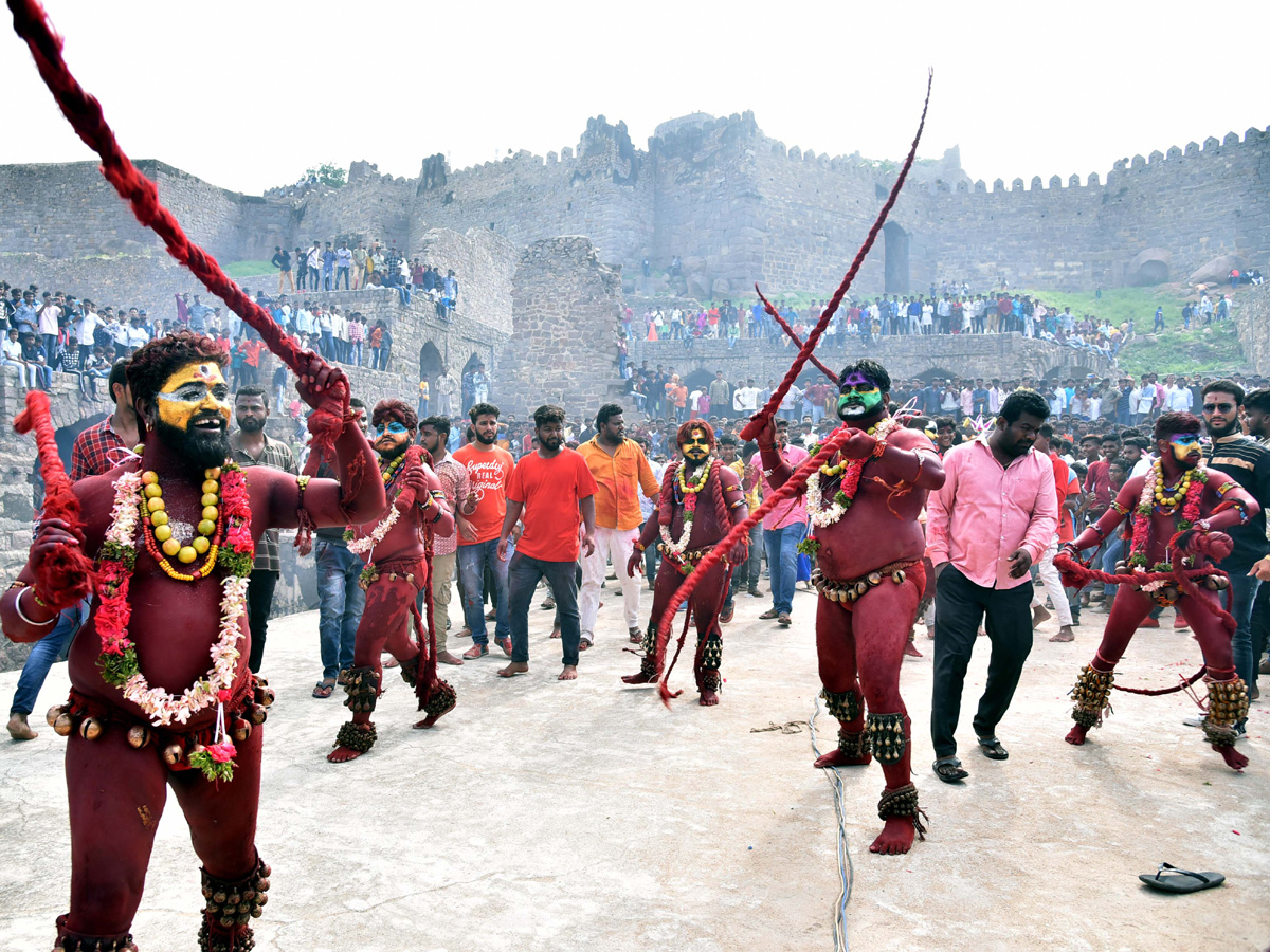 Bonalu festival kicks off at Golconda Fort Photo Gallery - Sakshi7