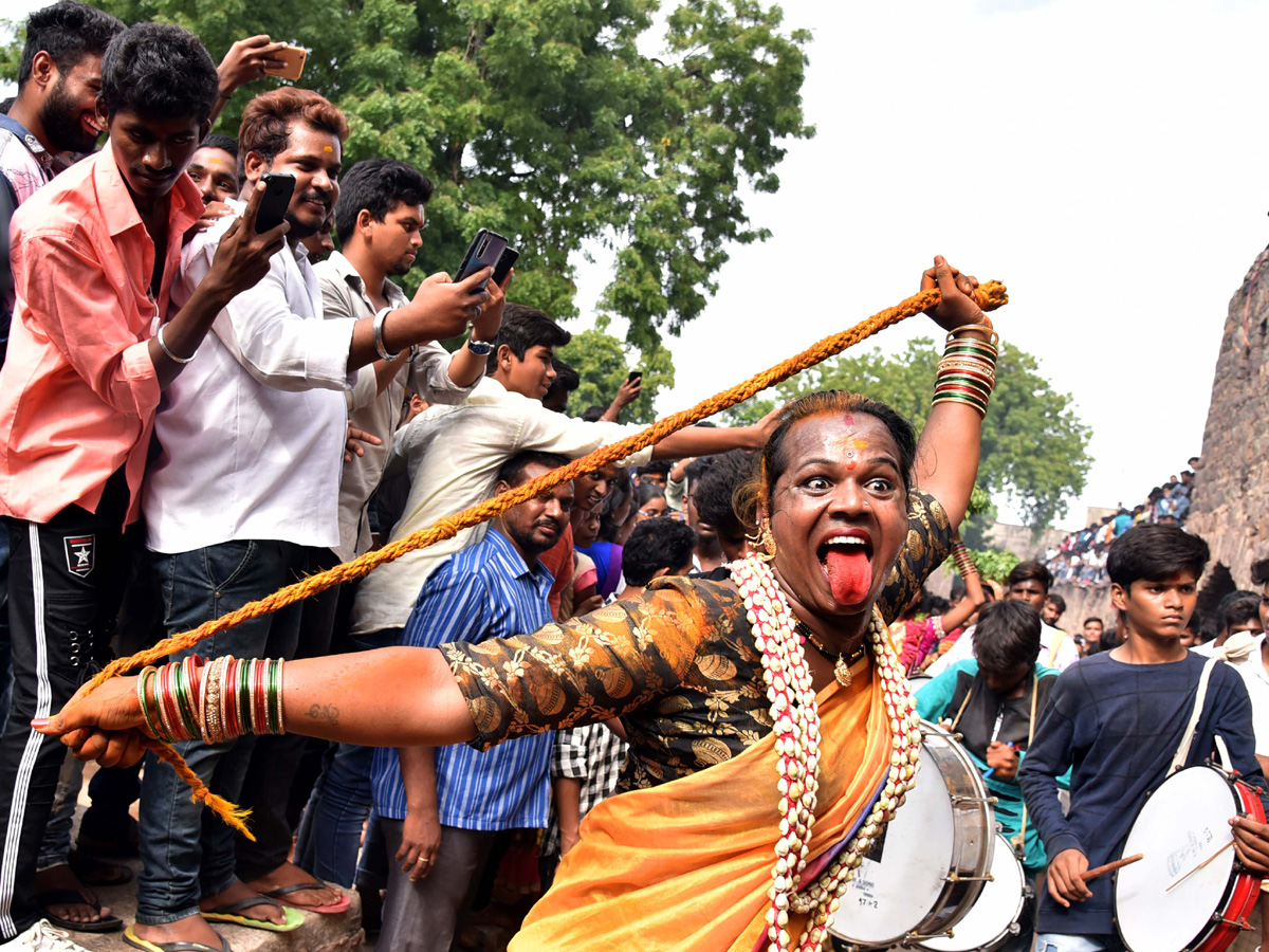 Bonalu festival kicks off at Golconda Fort Photo Gallery - Sakshi8