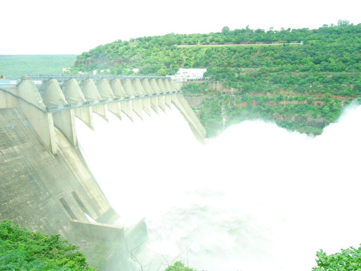 Srisailam Dam Gets Huge inflows Photo Gallery - Sakshi7
