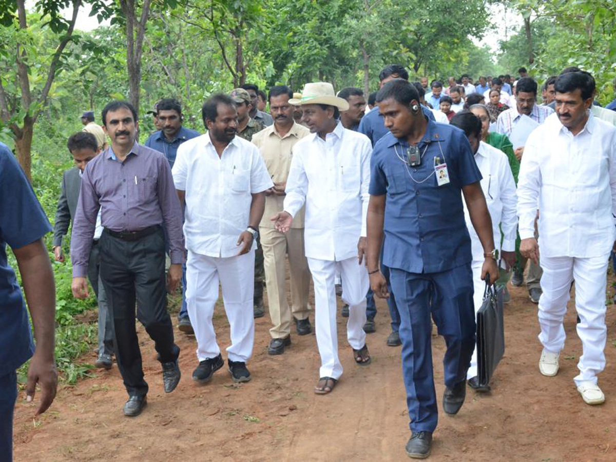 KCR Visits Komatibanda And Gave Directions To Collectors Photo Gallery - Sakshi6