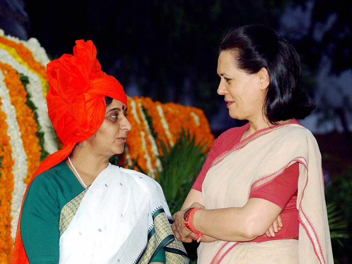 Sushma Swaraj passes away Photo Gallery - Sakshi16