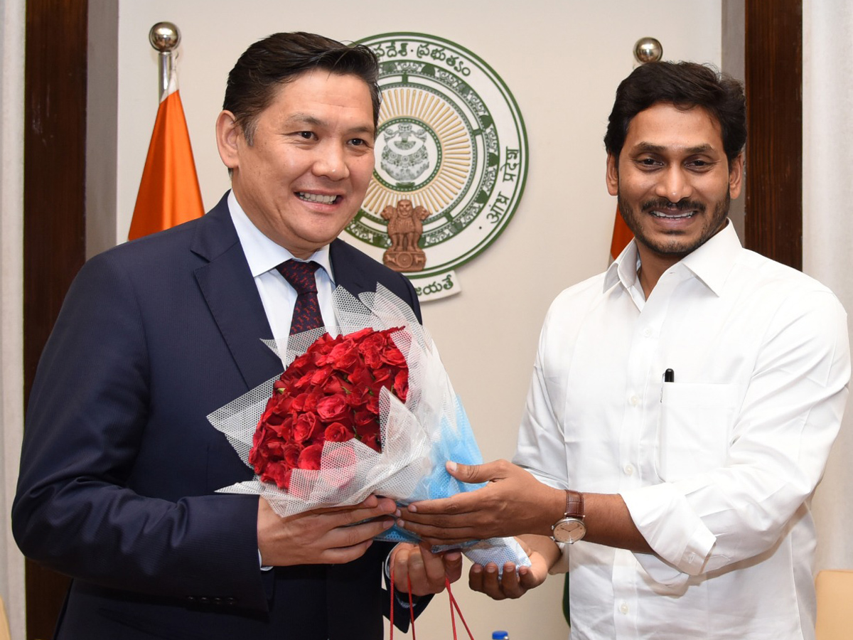Ys Jagan Mohan Reddy Meeting Officials Outreach Meeting Photo Gallery - Sakshi2