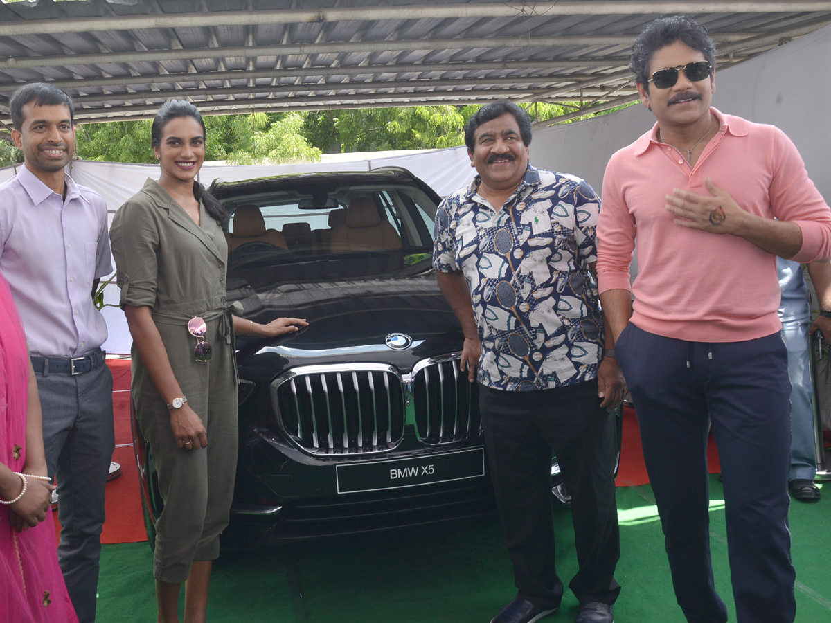 Nagarjuna Gifted BMW Car to PV Sindhu - Sakshi8