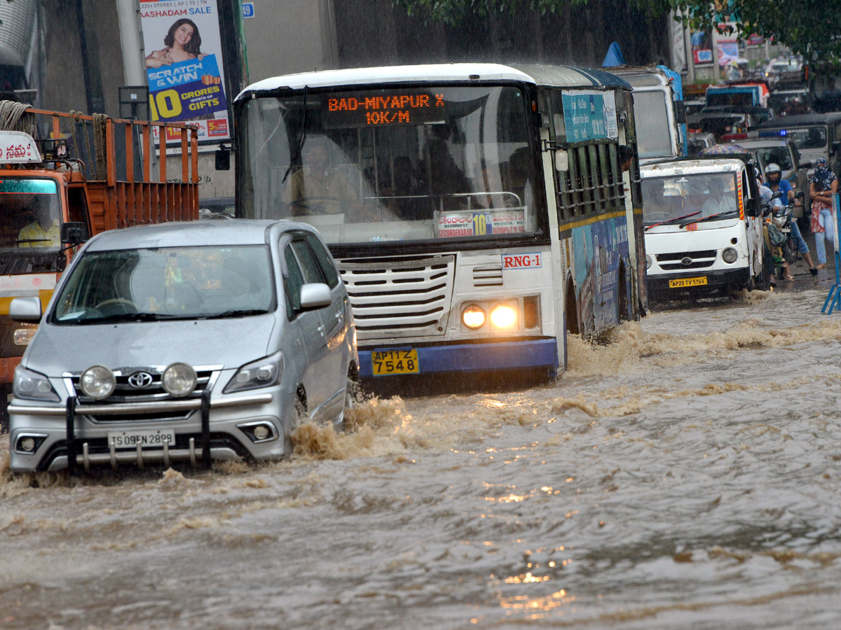 Heavy Rain in Hyderabad Photo Gallery - Sakshi2
