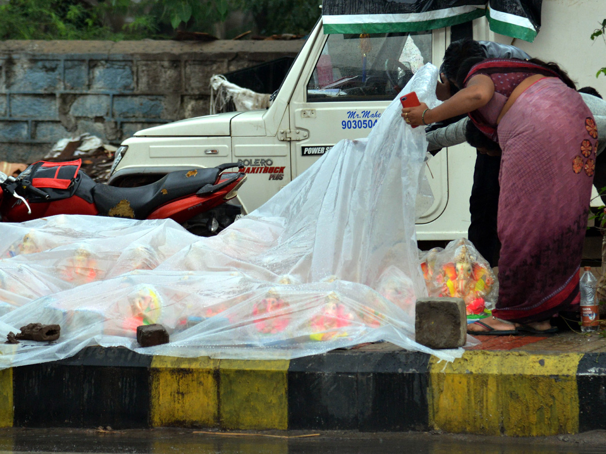 Heavy Rain in Hyderabad Photo Gallery - Sakshi27