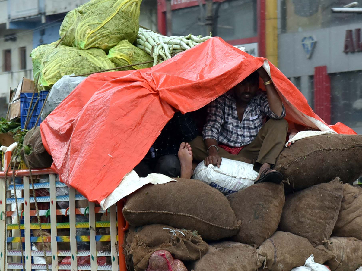 Heavy Rain in Hyderabad Photo Gallery - Sakshi30