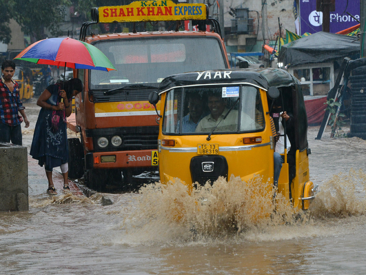 Heavy Rain in Hyderabad Photo Gallery - Sakshi5