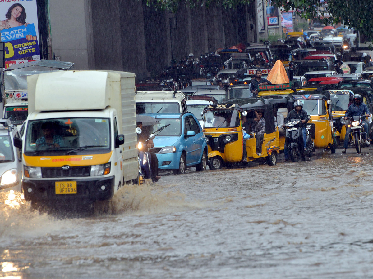 Heavy Rain in Hyderabad Photo Gallery - Sakshi6