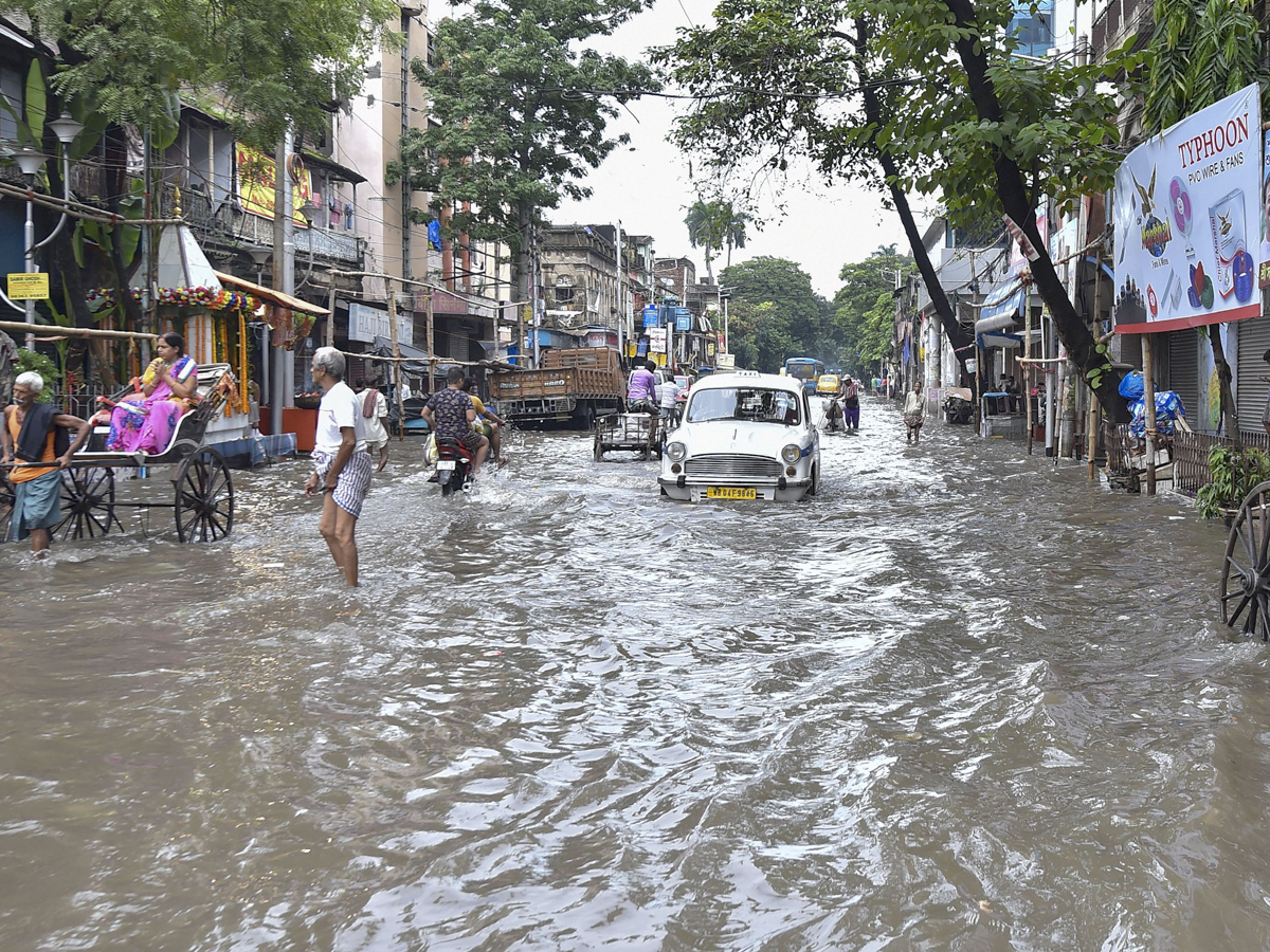 Rain wreaks havoc in Bihar alert in 13 districts Photo Gallery - Sakshi14