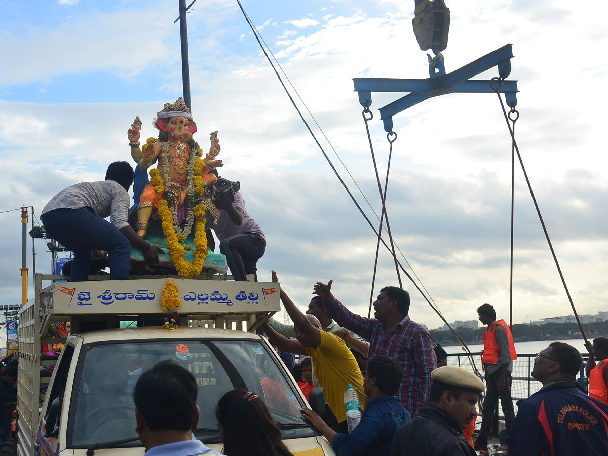 Ganesh Nimajjanam in Hussain Sagar Photo Gallery - Sakshi11