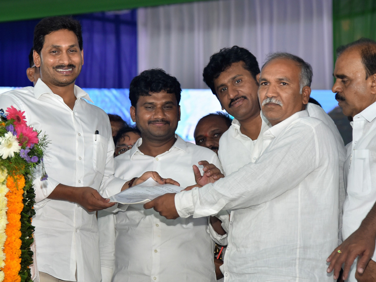CM Jagan Launch YSR Kanti Velugu Scheme In Anantapur - Sakshi36