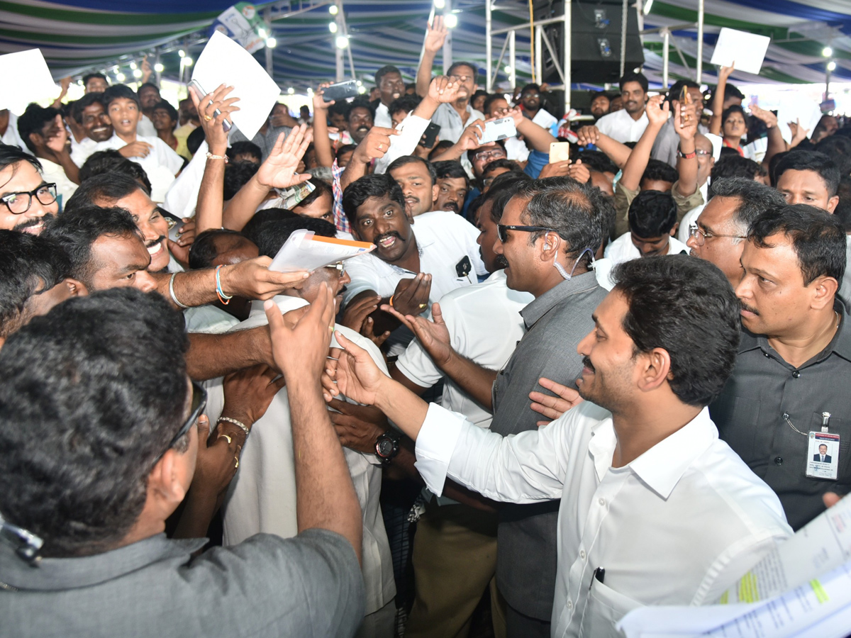 CM Jagan Launch YSR Kanti Velugu Scheme In Anantapur - Sakshi39