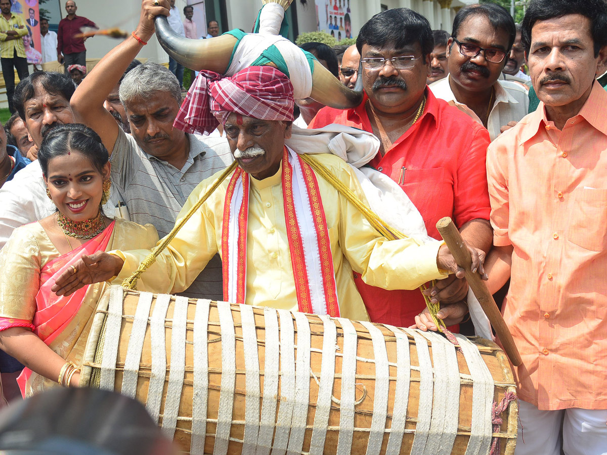Bandaru Dattatreya Alai Balai in Jal Vihar Photo Gallery - Sakshi7