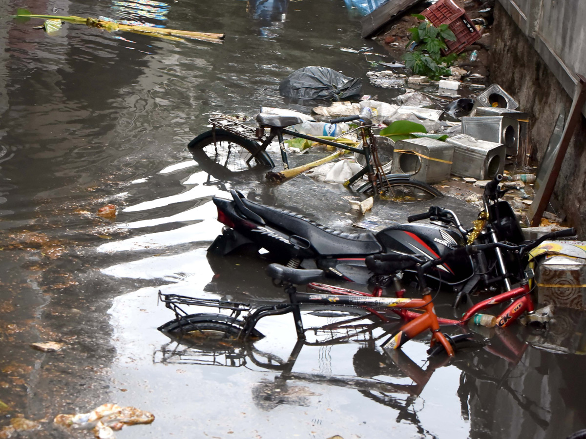 Heavy Rain in Hyderabad Photo Gallery - Sakshi1
