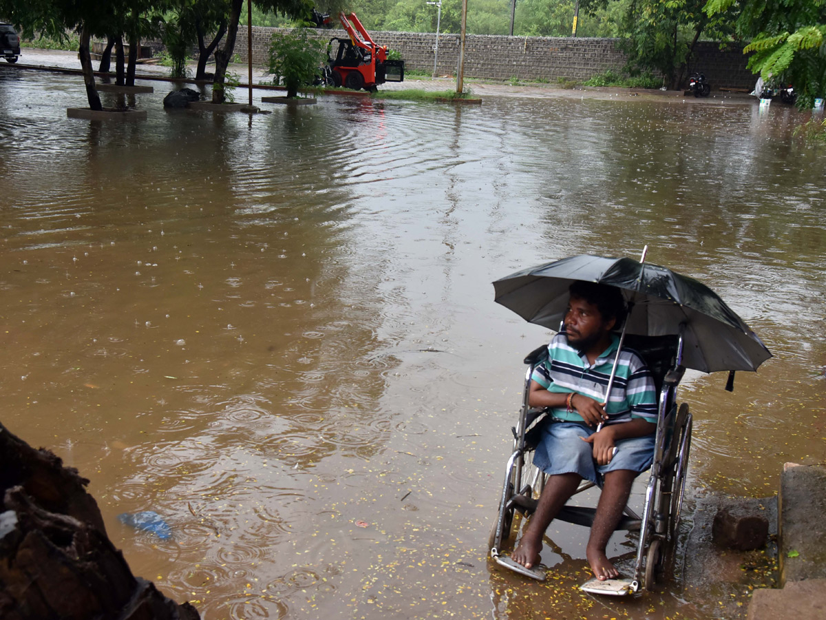 Heavy Rain in Hyderabad Photo Gallery - Sakshi3