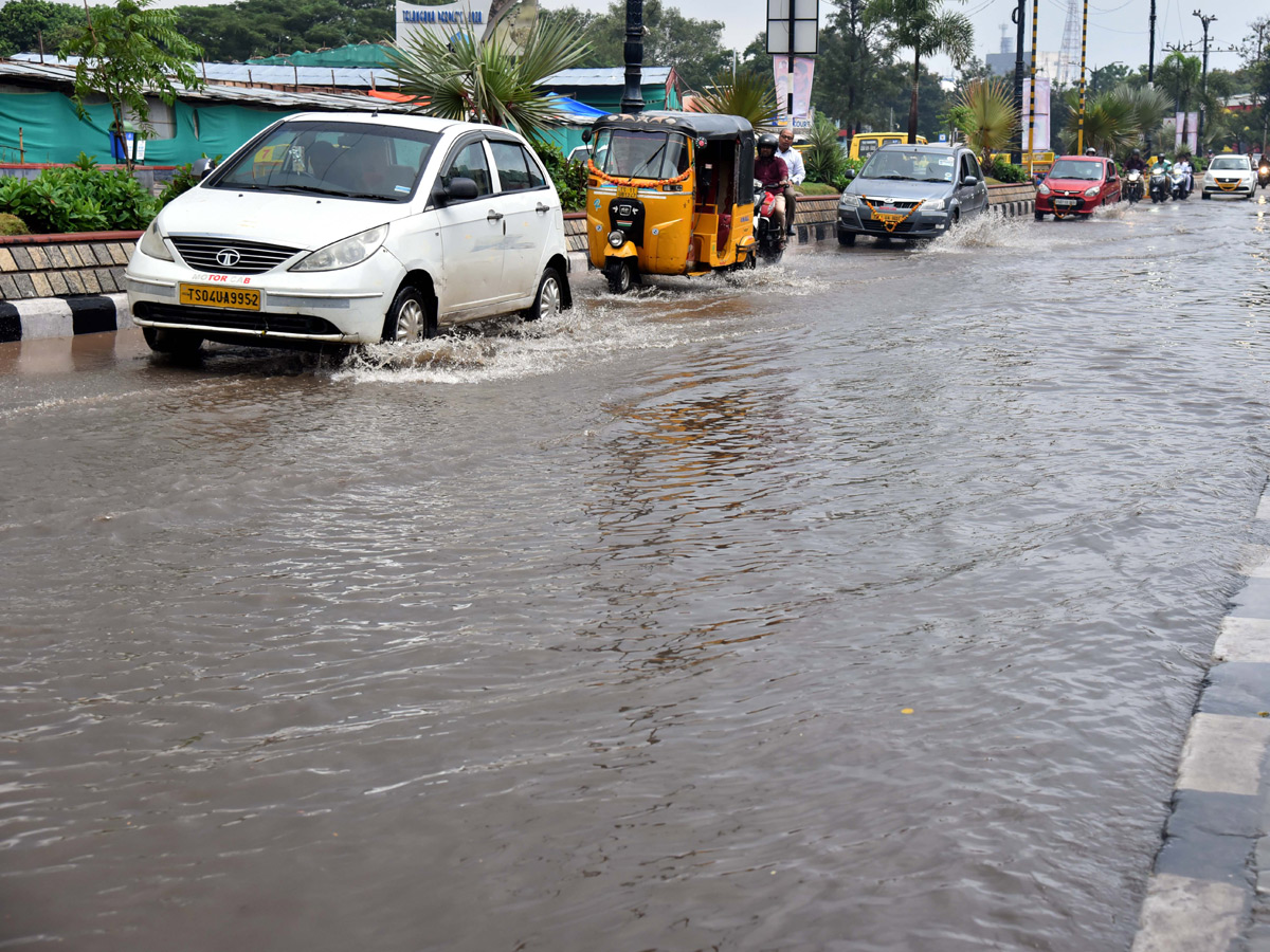 Heavy Rain in Hyderabad Photo Gallery - Sakshi34