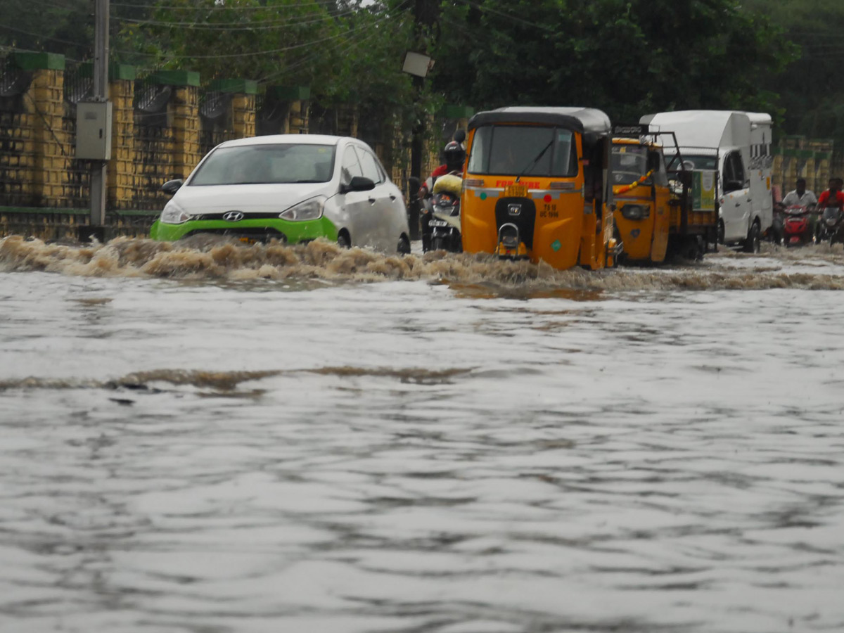 Heavy Rain in Hyderabad Photo Gallery - Sakshi36