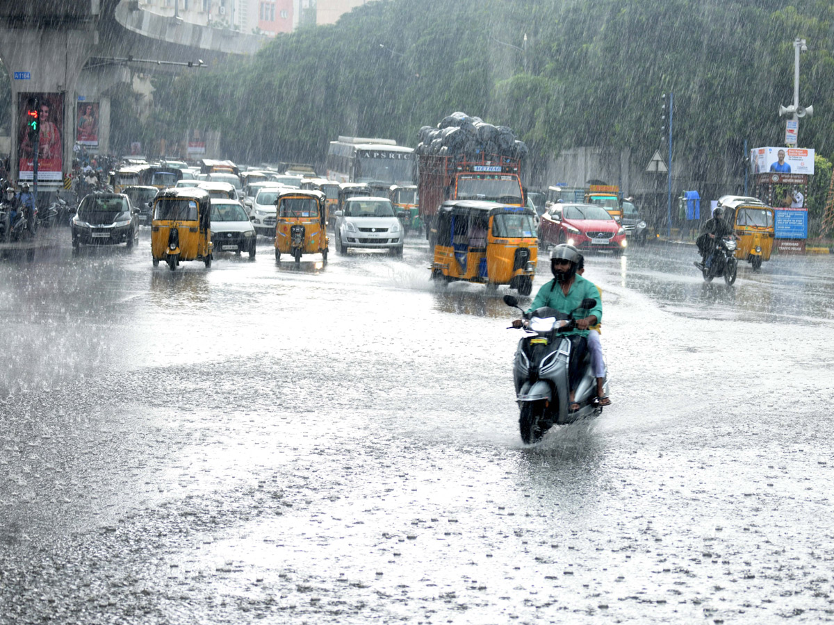 Heavy Rain in Hyderabad Photo Gallery - Sakshi40