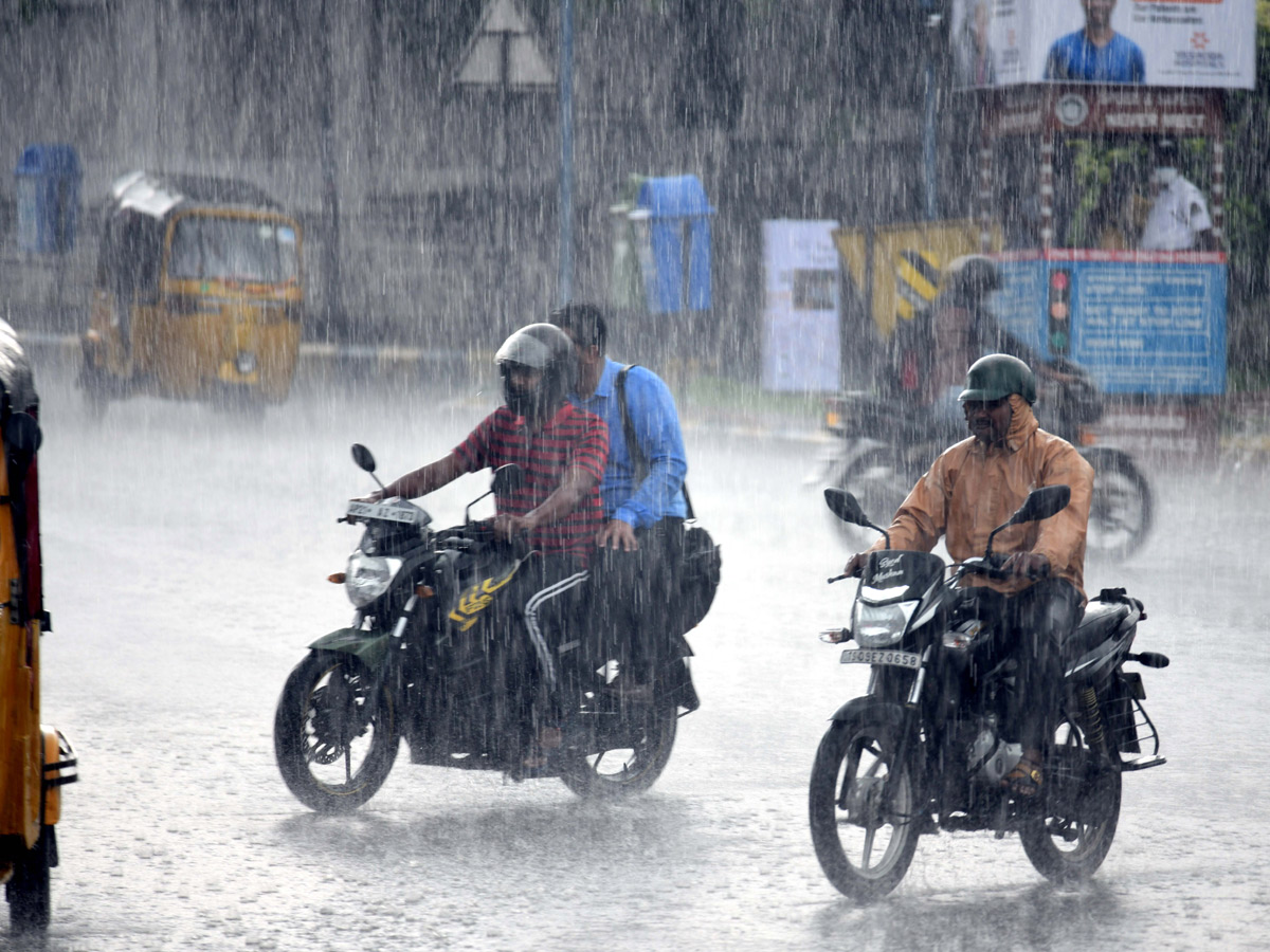 Heavy Rain in Hyderabad Photo Gallery - Sakshi43
