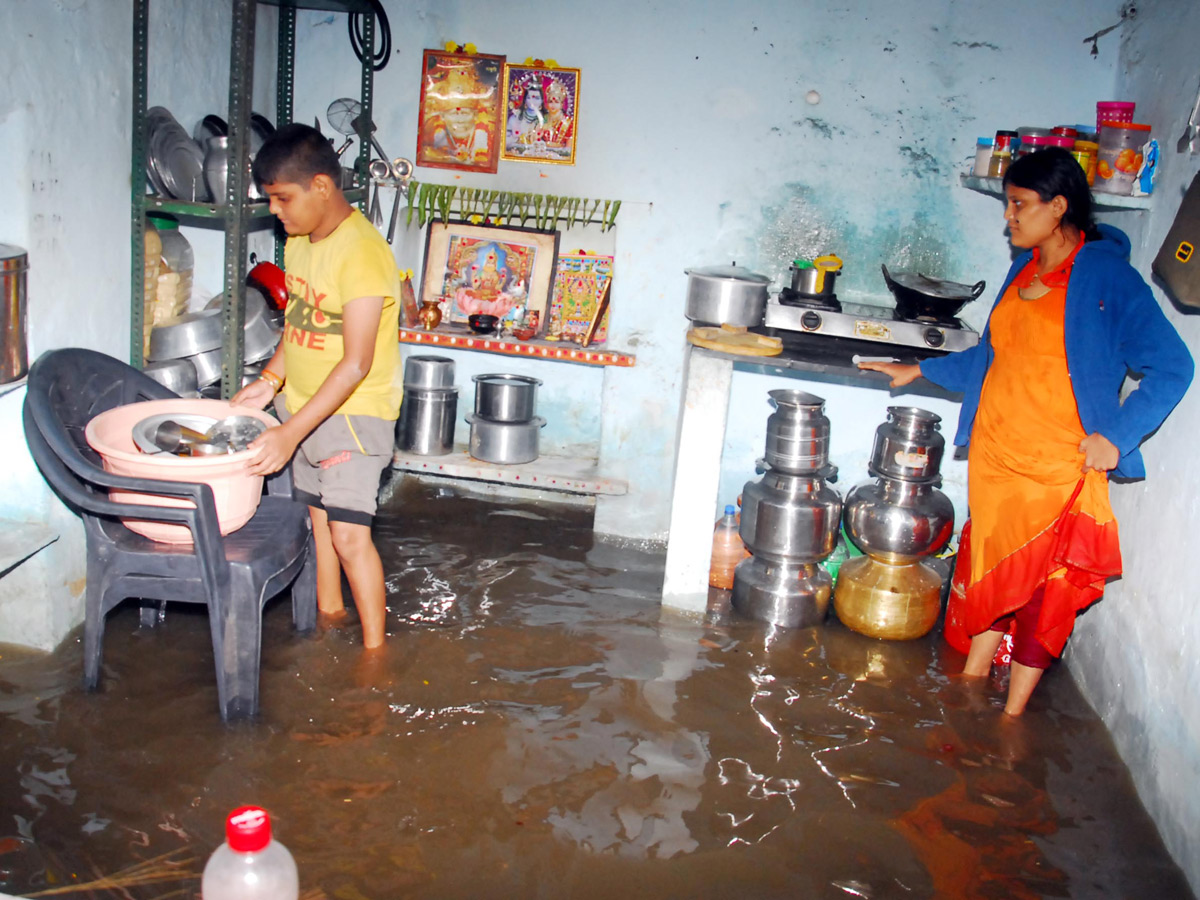 Heavy Rain in Hyderabad Photo Gallery - Sakshi6