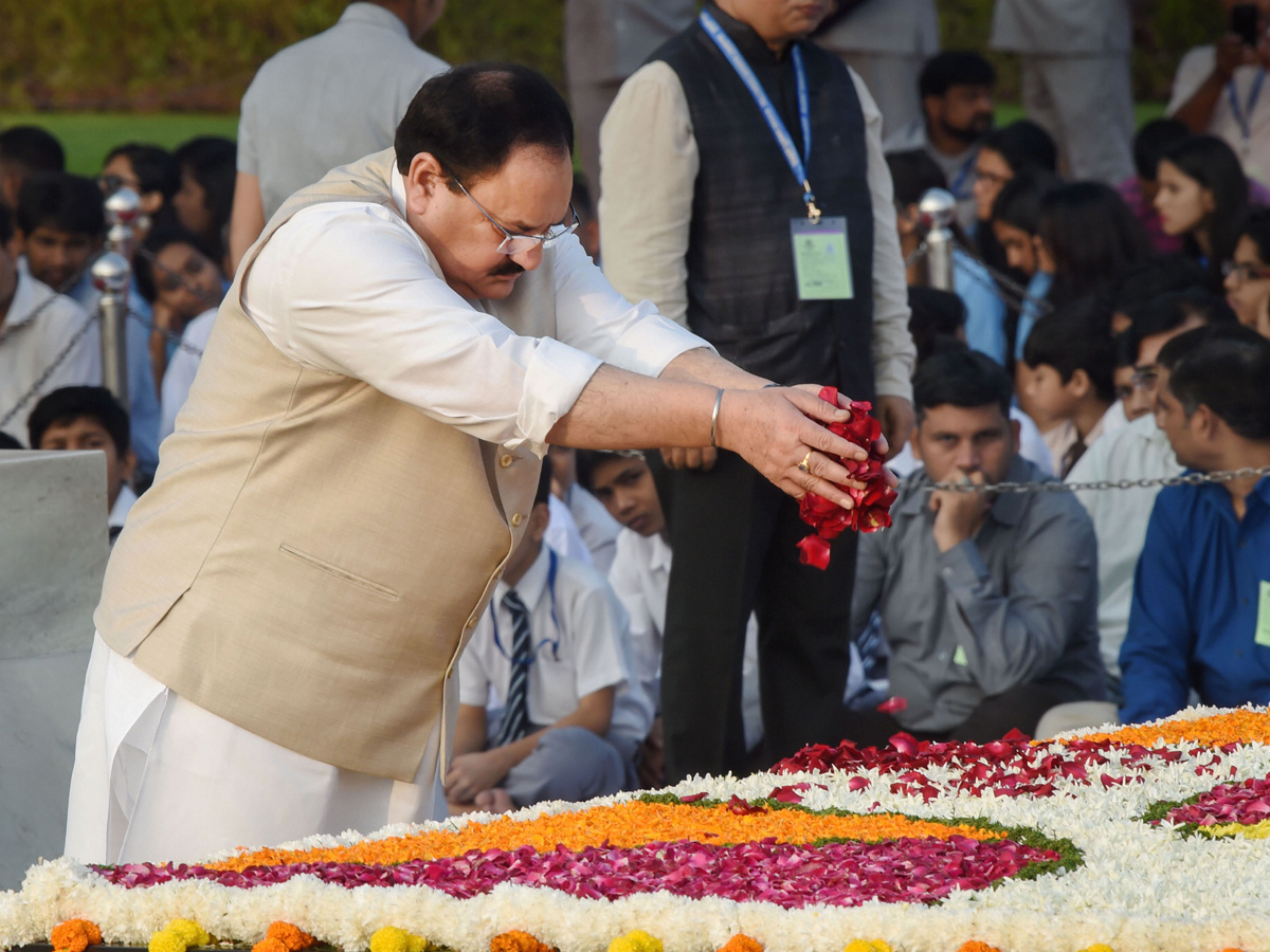 Leaders pays tribute mahatma gandhi Photo Gallery - Sakshi20
