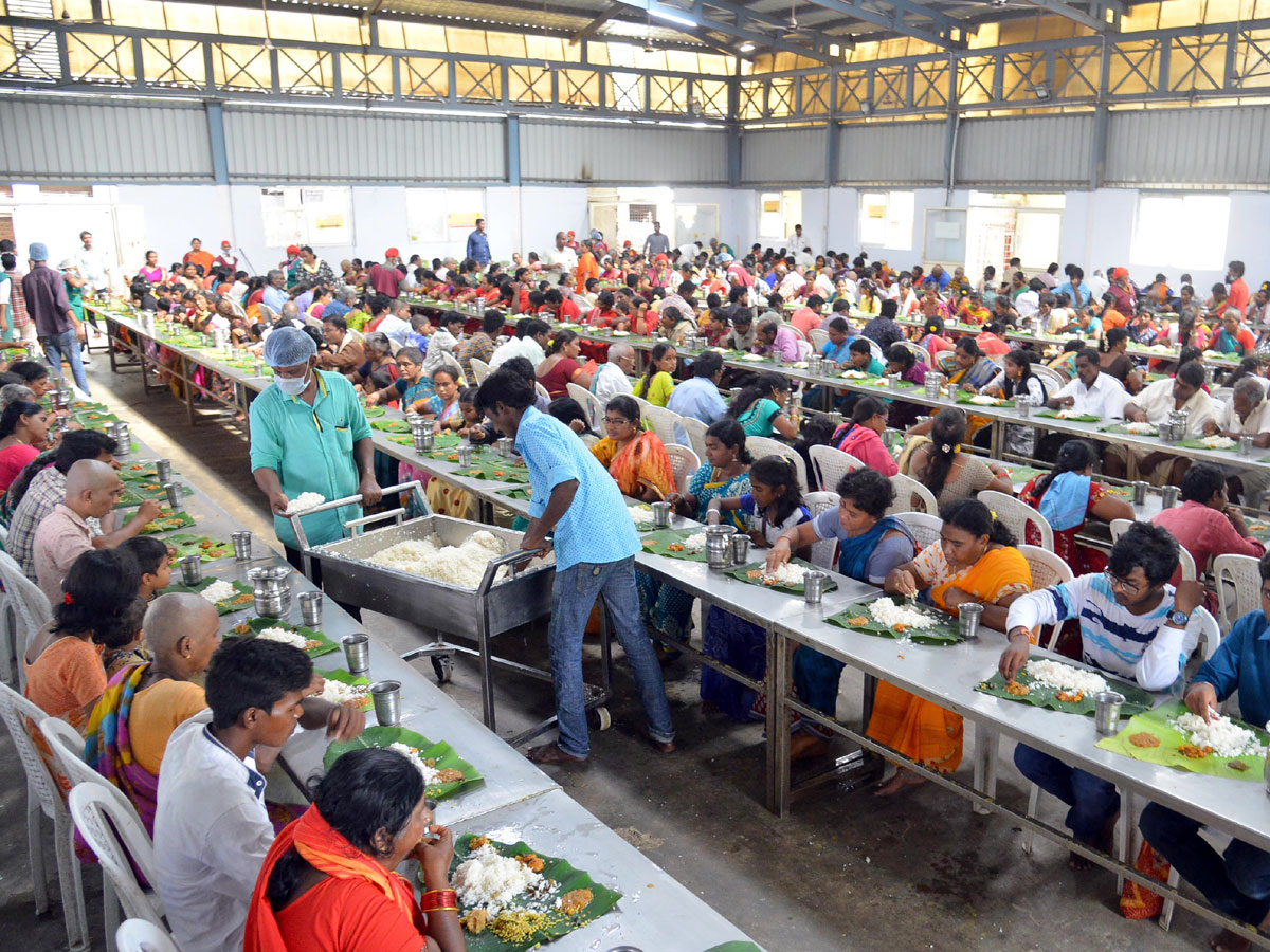 Sharan Navaratri Celebrations in Vijayawada Photo Gallery - Sakshi12