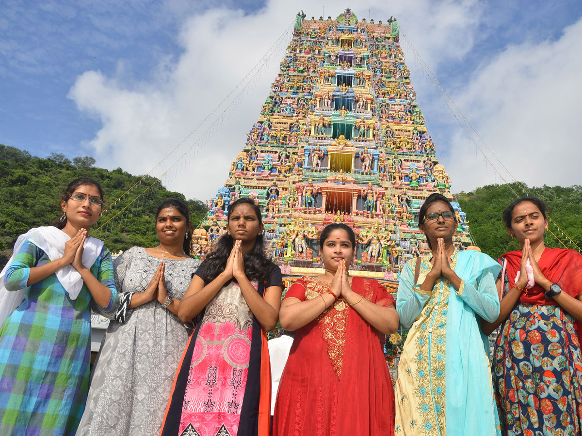 Sharan Navaratri Celebrations in Vijayawada Photo Gallery - Sakshi24