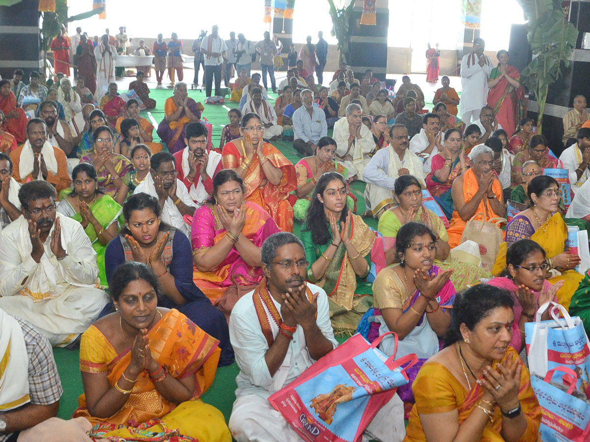 Sharan Navaratri Celebrations in Vijayawada Photo Gallery - Sakshi26