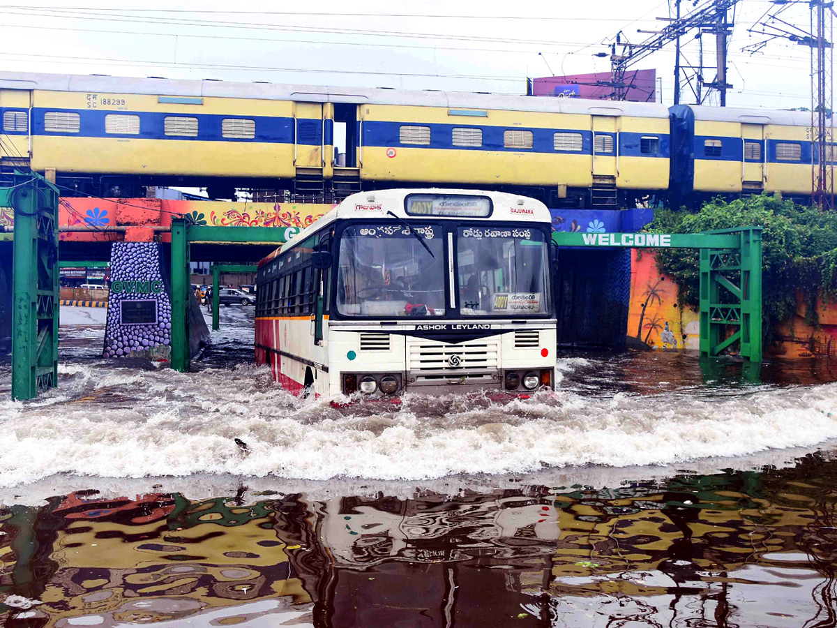 Heavy Rain in Andhra Pradesh Photo Gallery - Sakshi11