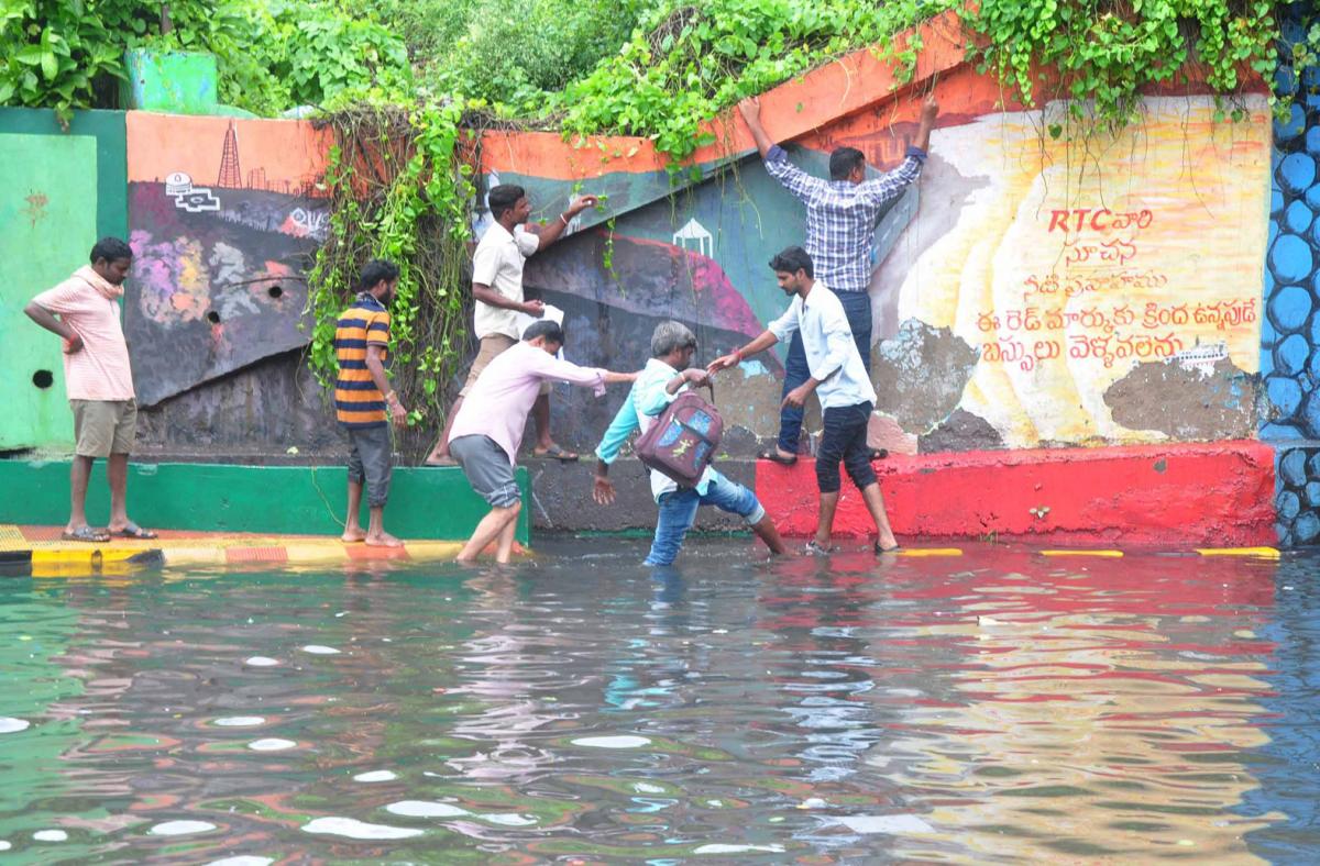 Heavy Rain in Andhra Pradesh Photo Gallery - Sakshi37