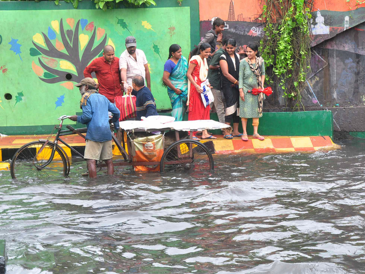 Heavy Rain in Andhra Pradesh Photo Gallery - Sakshi39