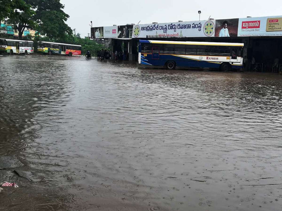 Heavy Rain in Andhra Pradesh Photo Gallery - Sakshi40