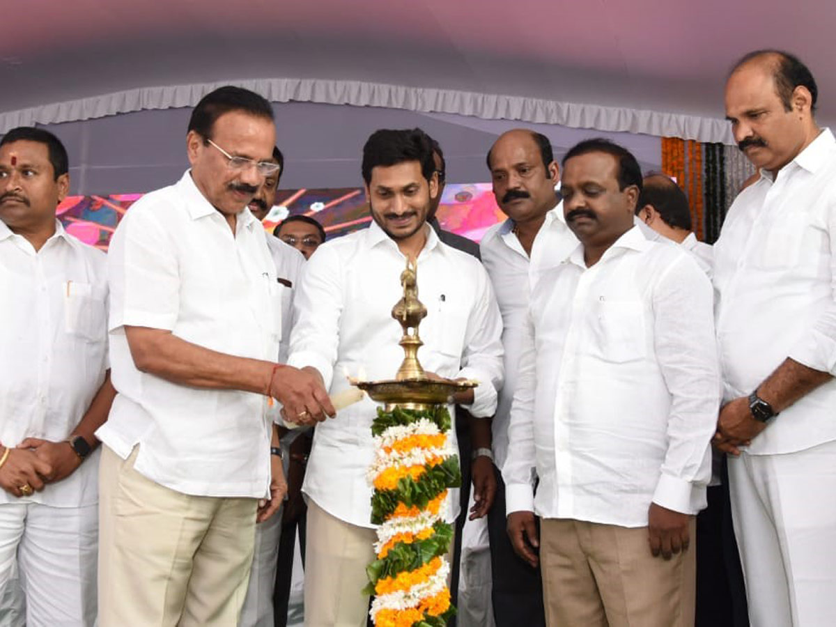 YS Jagan Mohan Reddy To Launch Cipet Buildings At Surampally - Sakshi9