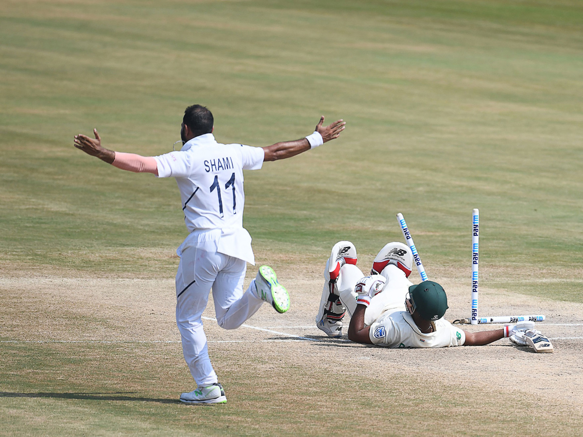 India beat South Africa by 203 runs Photo Gallery - Sakshi19