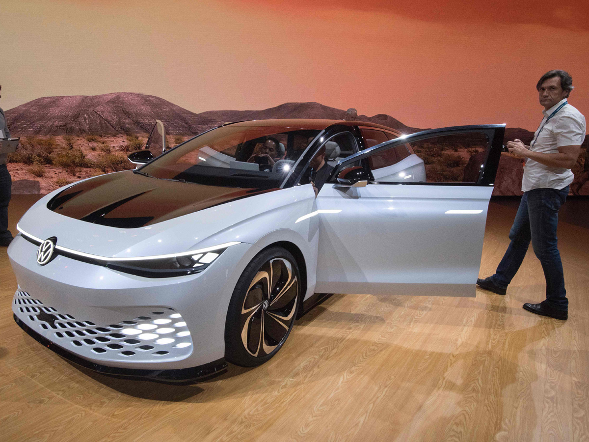 2020 Genesis G90 Debuts at 2019 LA Auto Show Photo Gallery - Sakshi34