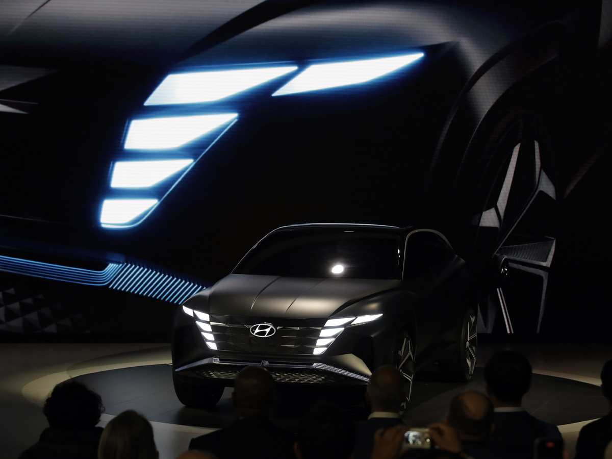 2020 Genesis G90 Debuts at 2019 LA Auto Show Photo Gallery - Sakshi4