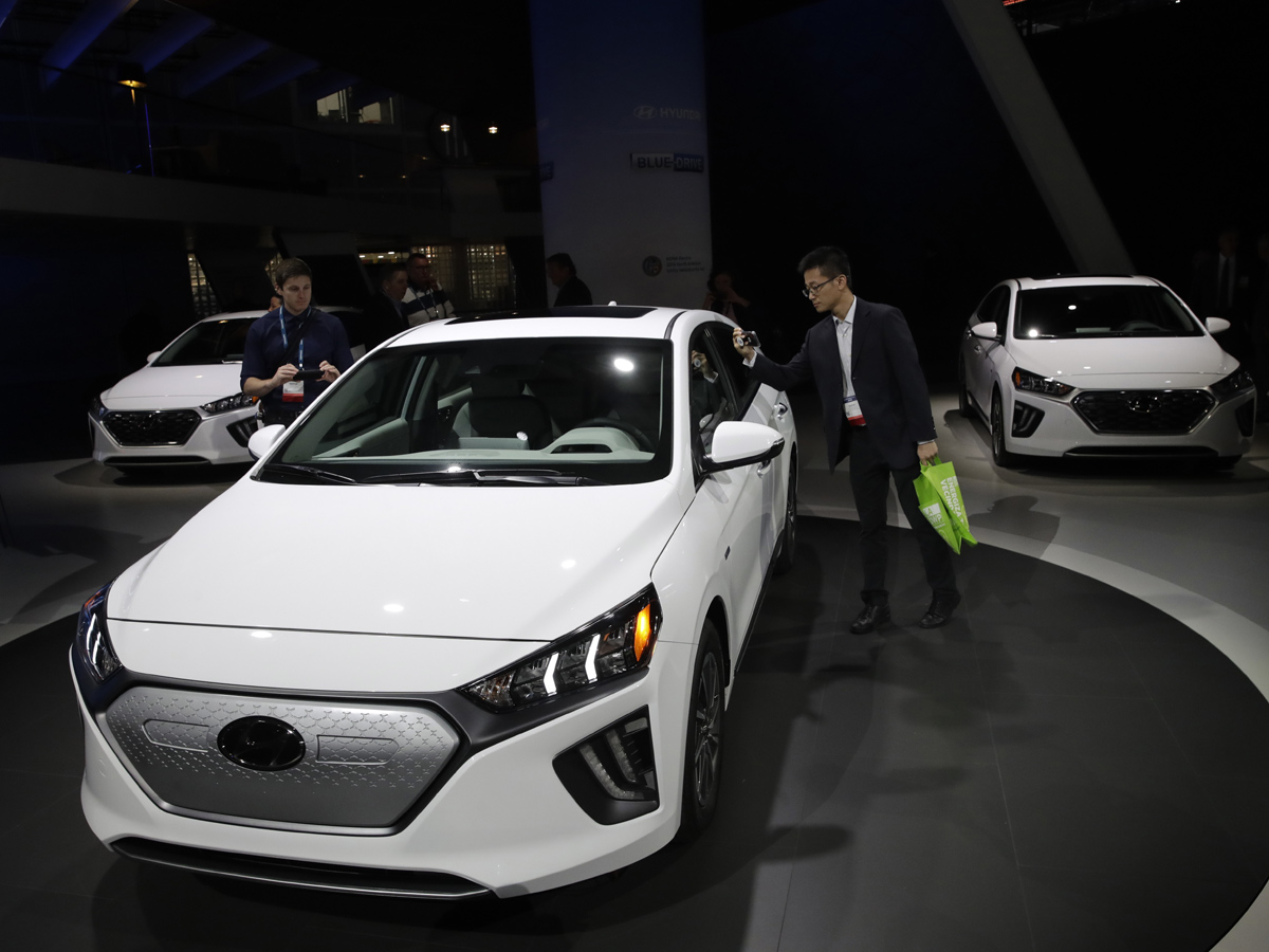 2020 Genesis G90 Debuts at 2019 LA Auto Show Photo Gallery - Sakshi7